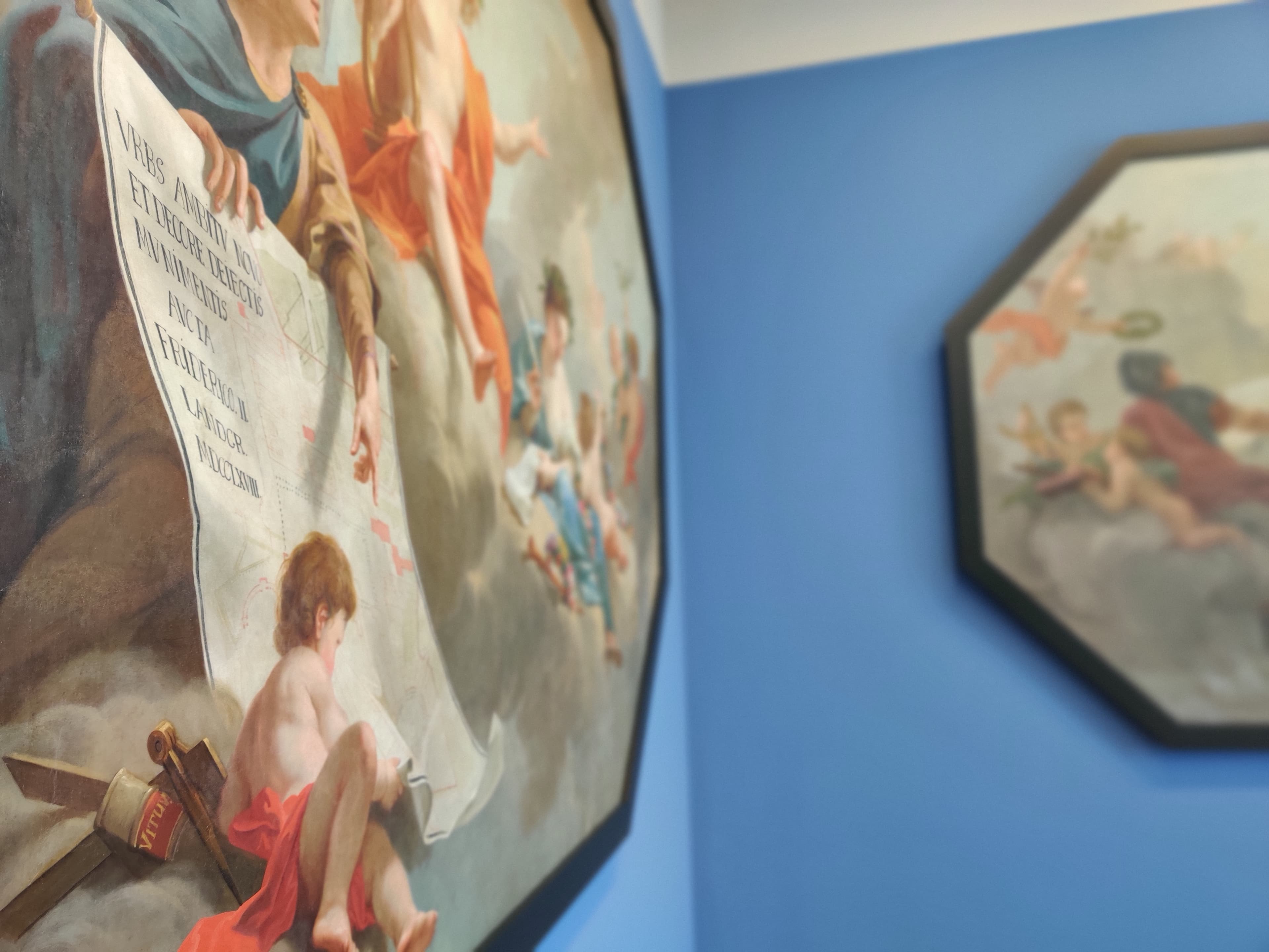 A look at the exhibition “A lucky find” in the bokeh effect