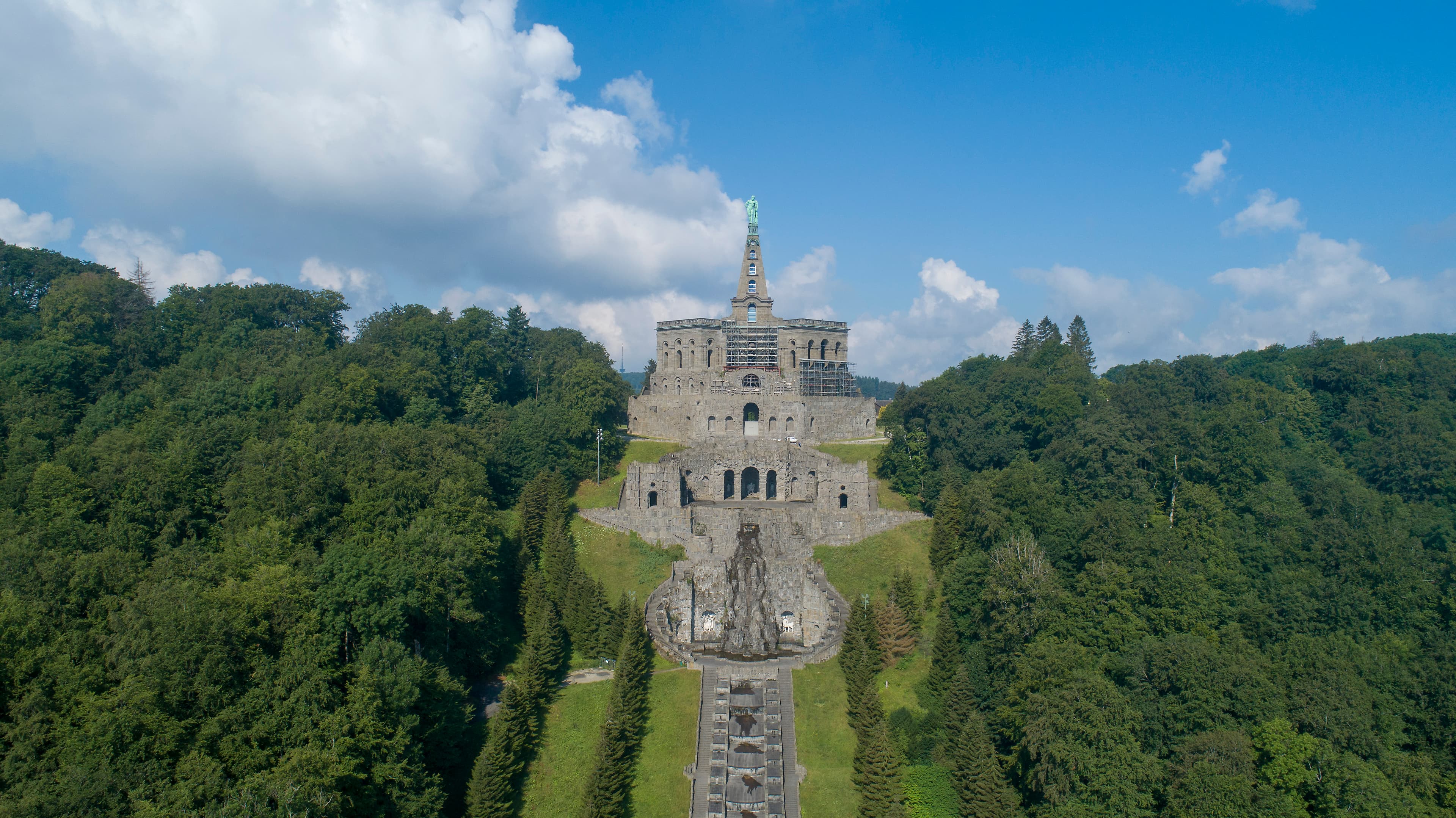 Bird's eye view of the Hercules building and cascades